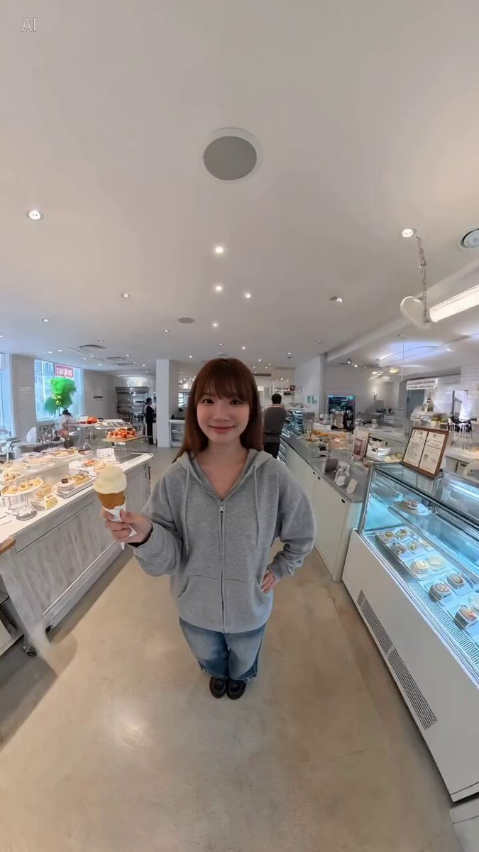 360° Panoramic Selfie in Dessert Shop